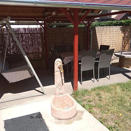 Gyöngyvirág Apartmanház Hajdúszoboszló Esterno foto