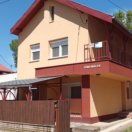 Gyöngyvirág Apartmanház Hajdúszoboszló Esterno foto