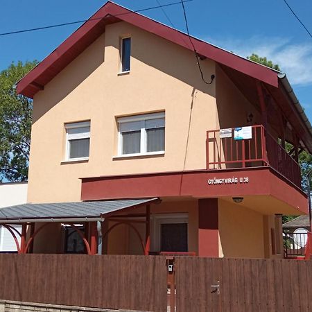 Gyöngyvirág Apartmanház Hajdúszoboszló Esterno foto