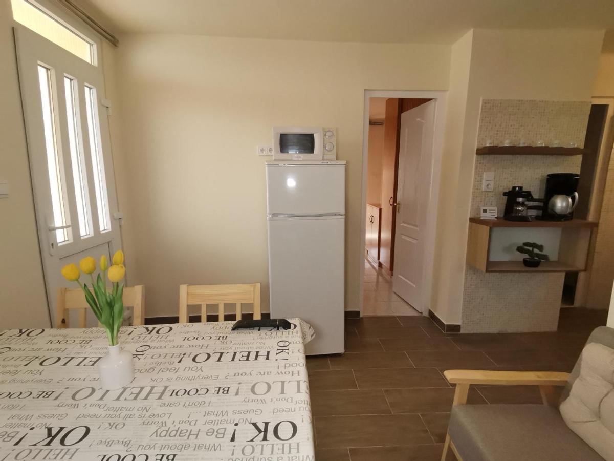 Gyöngyvirág Apartmanház Hajdúszoboszló Esterno foto