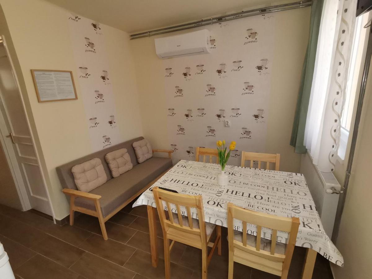 Gyöngyvirág Apartmanház Hajdúszoboszló Esterno foto