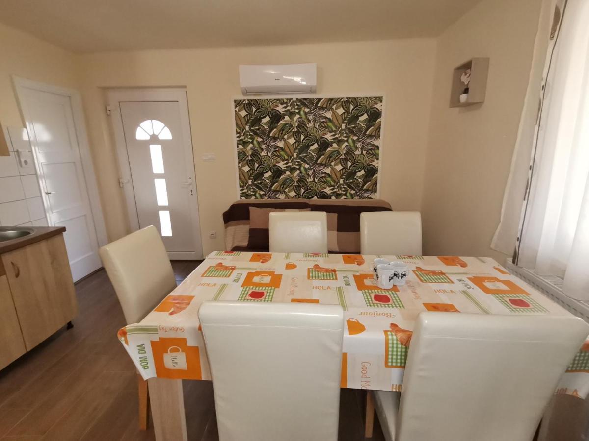 Gyöngyvirág Apartmanház Hajdúszoboszló Esterno foto