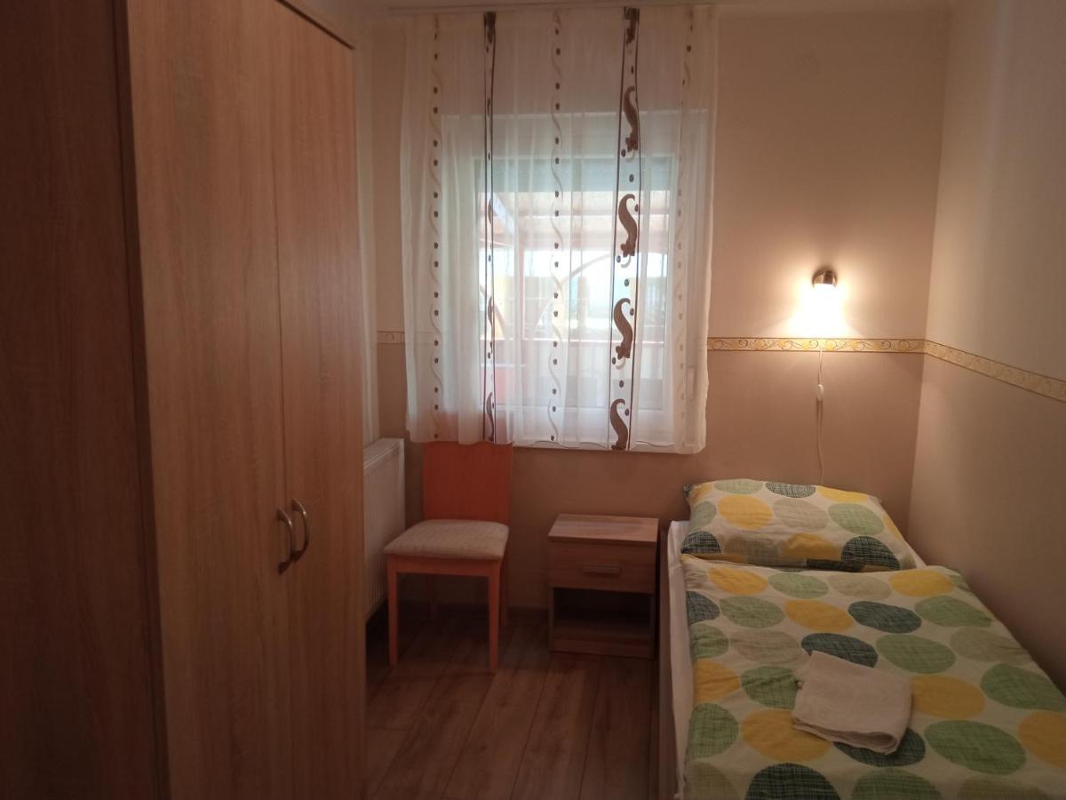 Gyöngyvirág Apartmanház Hajdúszoboszló Esterno foto