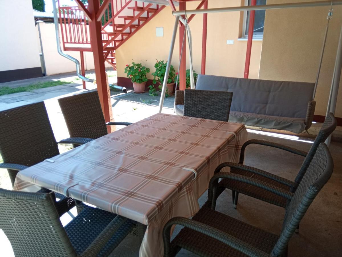 Gyöngyvirág Apartmanház Hajdúszoboszló Esterno foto