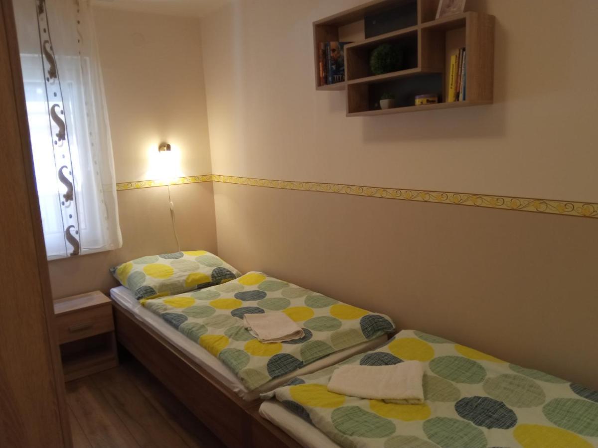 Gyöngyvirág Apartmanház Hajdúszoboszló Esterno foto