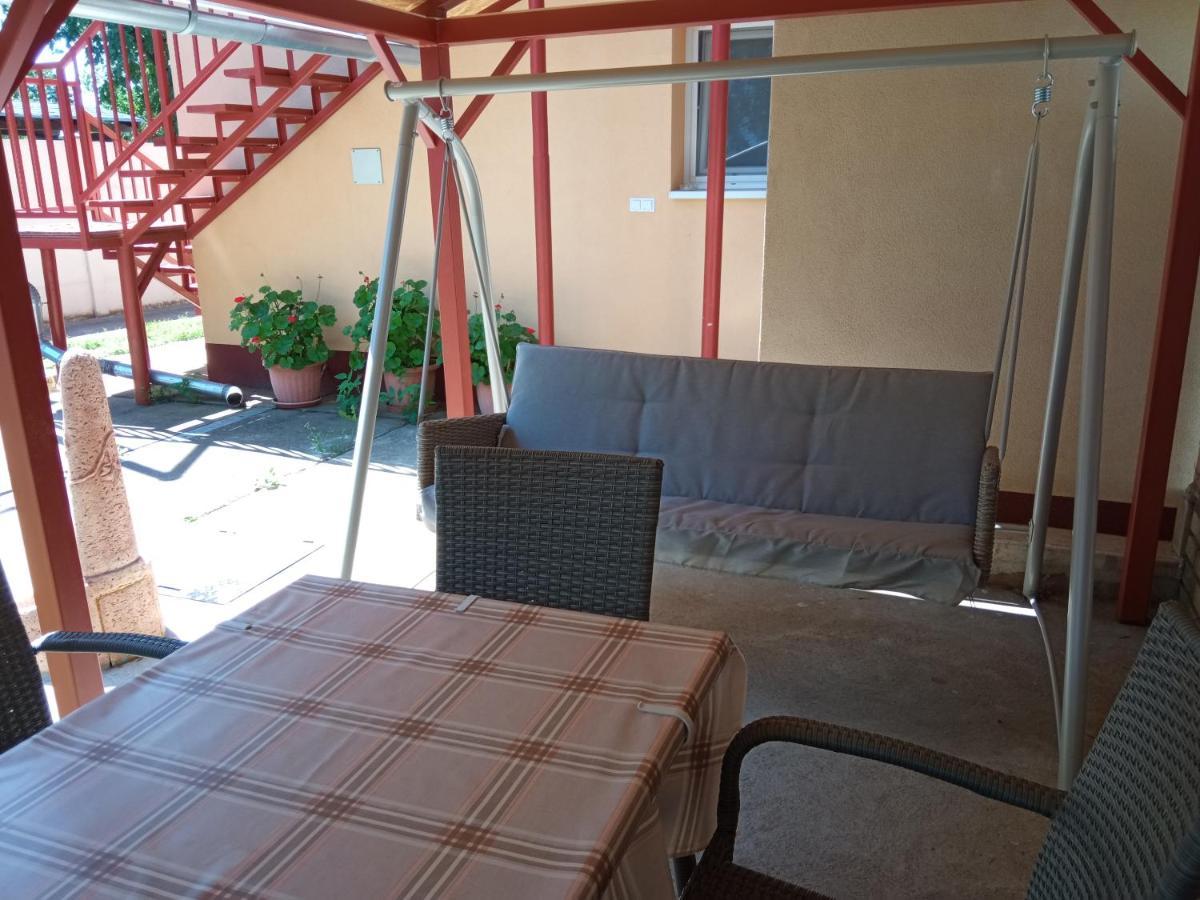 Gyöngyvirág Apartmanház Hajdúszoboszló Esterno foto