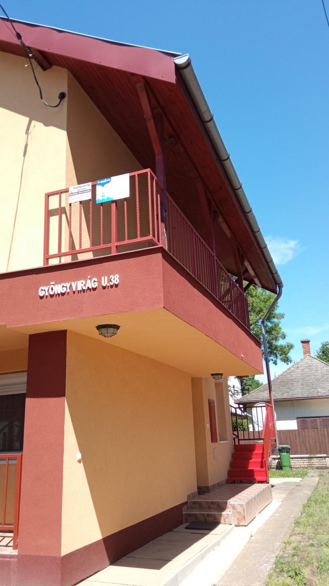 Gyöngyvirág Apartmanház Hajdúszoboszló Esterno foto